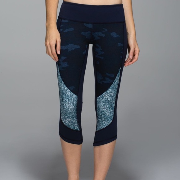 •Lululemon Wunder Under Crop *Full-On Luon• - Picture 1 of 10